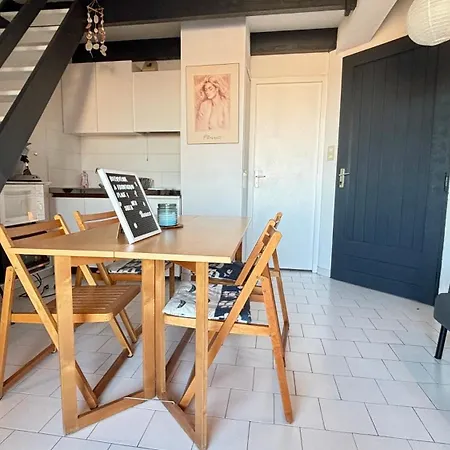 Lägenhet Family With Bedroom, Mezzanine, Sleeping & Parking